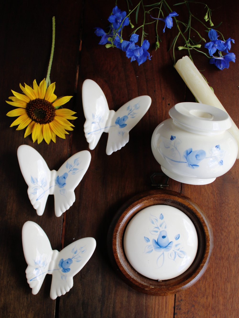Vintage HOMCO Handpainted Blue Floral Porcelain Butterfly Decor Set/5pcs